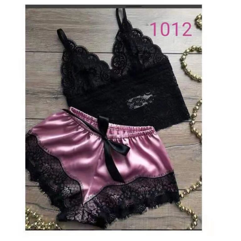 Pijama no estilo lingerie de renda Cores enviadas 