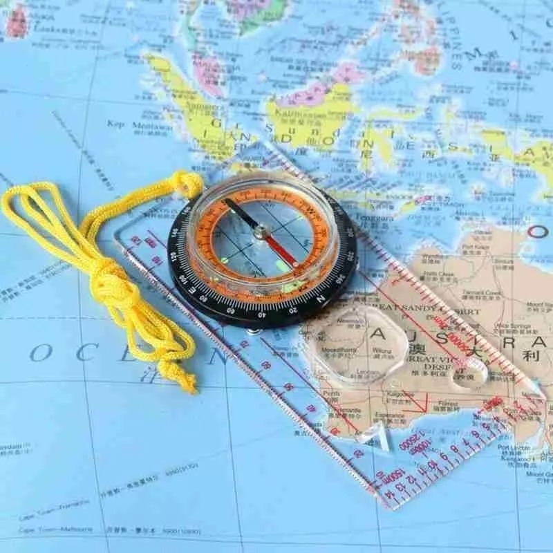 Bússola Com Régua 10cm E Lente De Aumento Mapa