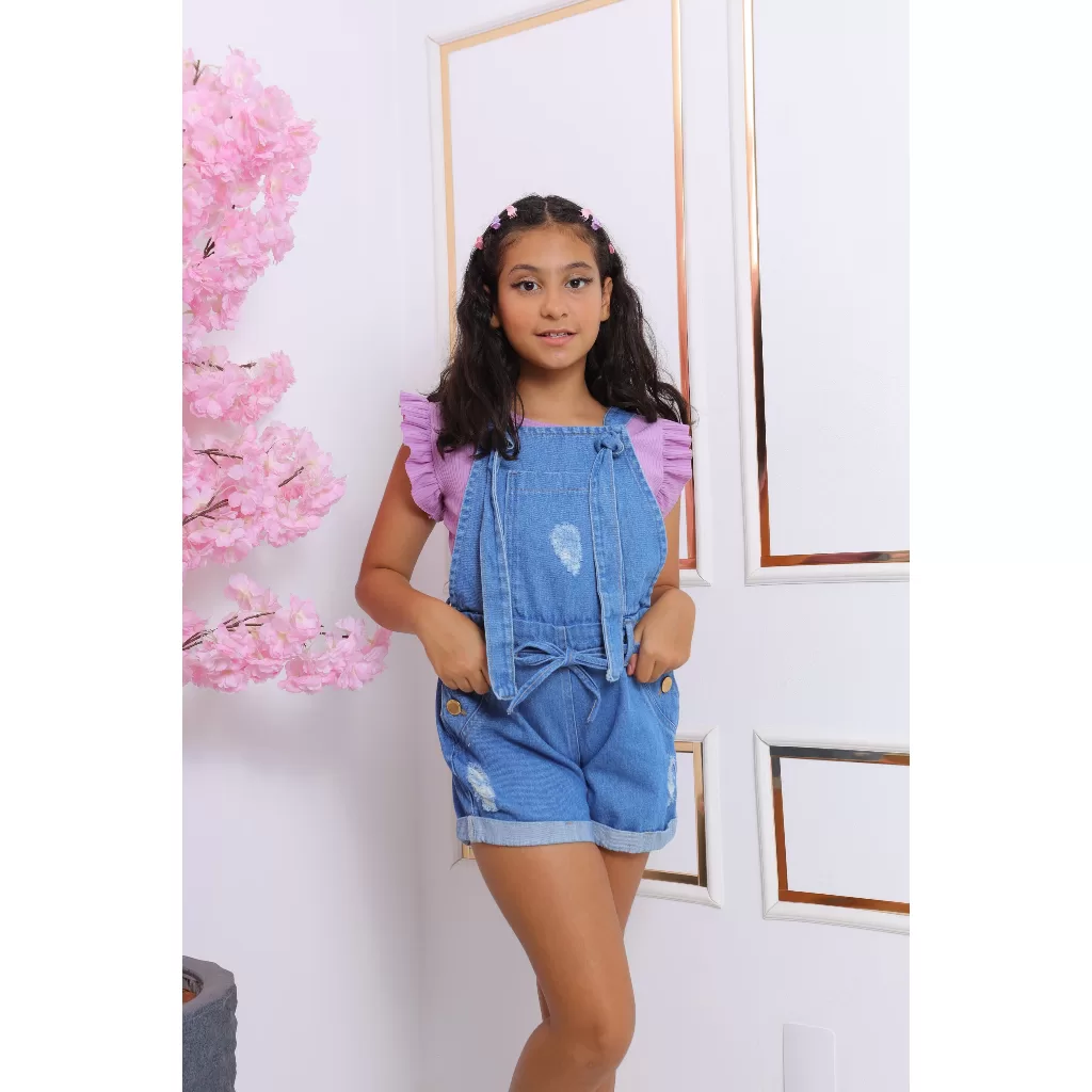 Jardineira Jeans Feminina com Botão e Laço