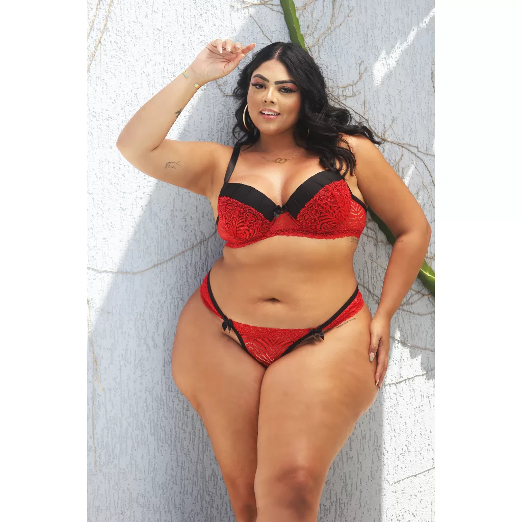 Conjunto Plus Size com Bojo de Renda – Calcinha Asa Delta Fio Dental Sensual