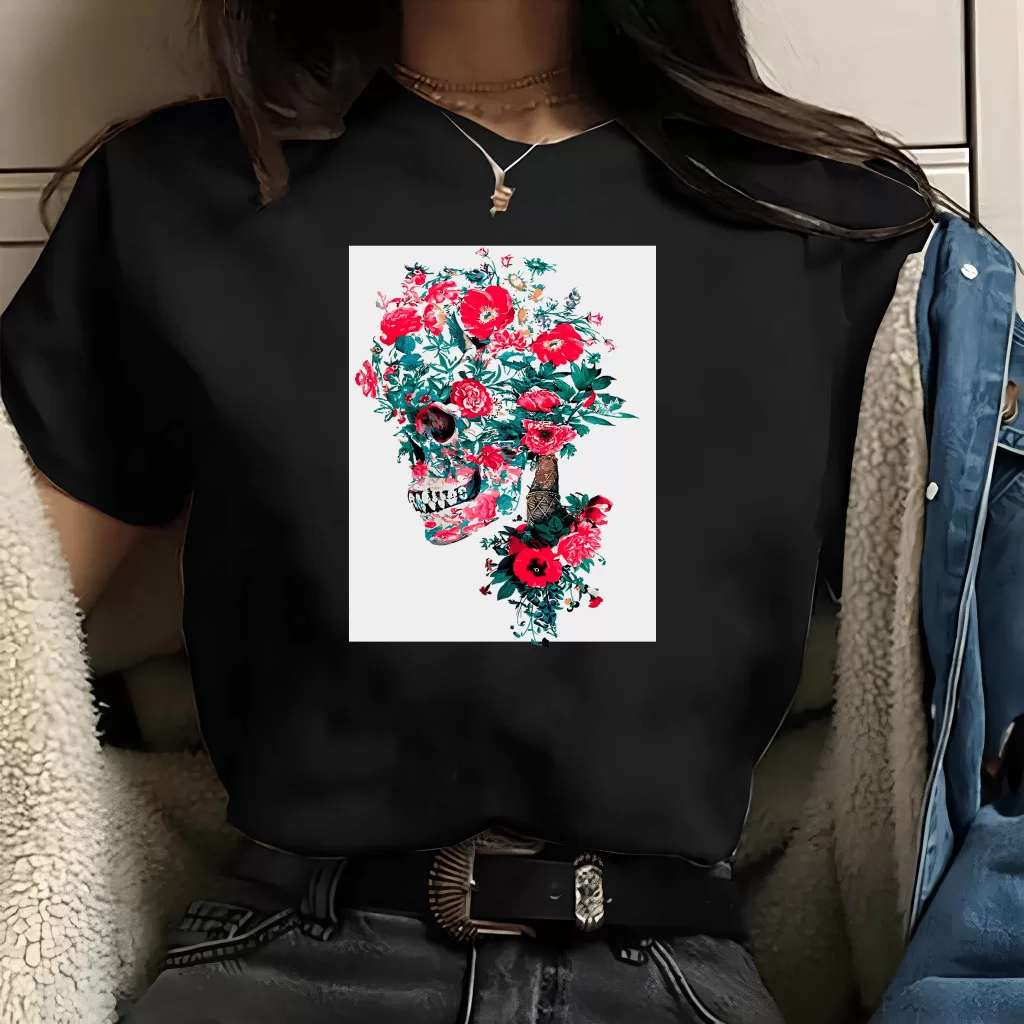 Camiseta Caveira entre Flores Florida – coloridas – (Preta)