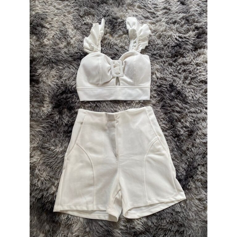 Conjunto Cropped e Short com Detalhe Charmoso no D