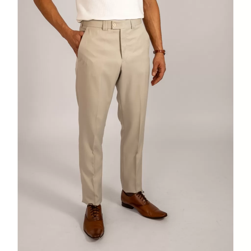 ÚLTIMA UNIDADE Calça Social Slim Masculina em tecido Microfibra Bege liso TAM 44