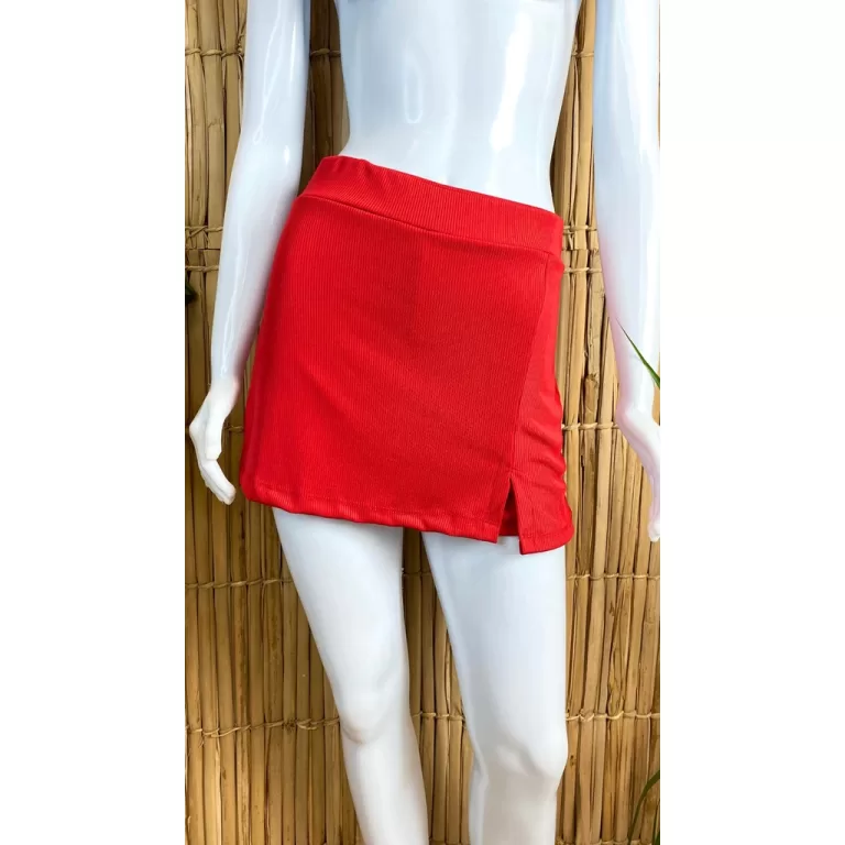 Short Saia Com Pequena Fenda Lateral – Envio