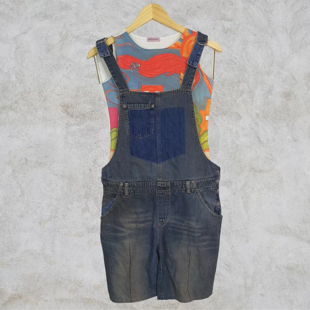 JARDINEIRA JEANS ESPATULADA ZOOMP ANOS 2000