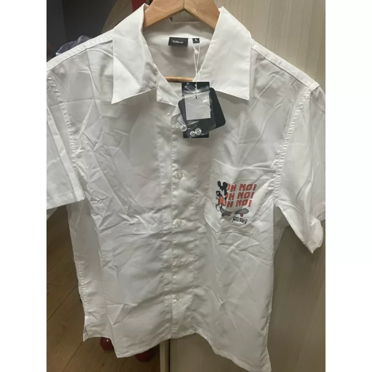 Camisa do Mickey. Linda Tecido fino com estampa.