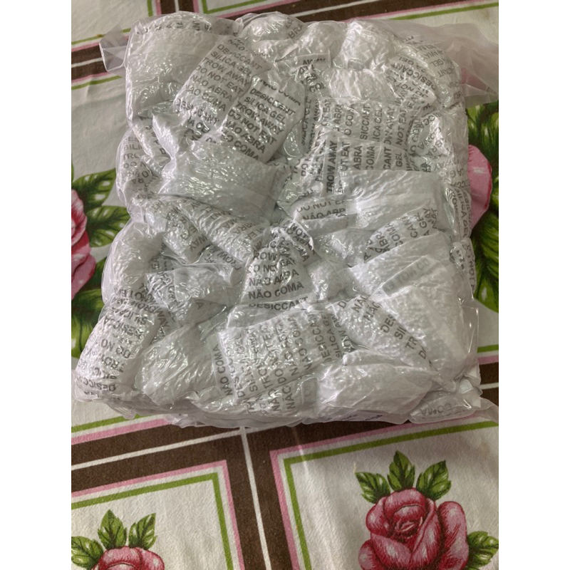 Sílica Gel pacote com 250 unidades. cada pacotinho contém 10g