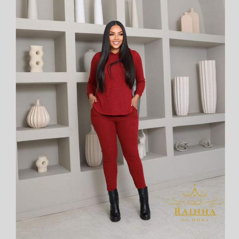 Conjunto Feminino TÊNDENCIA em LÃZINHA com Capuz