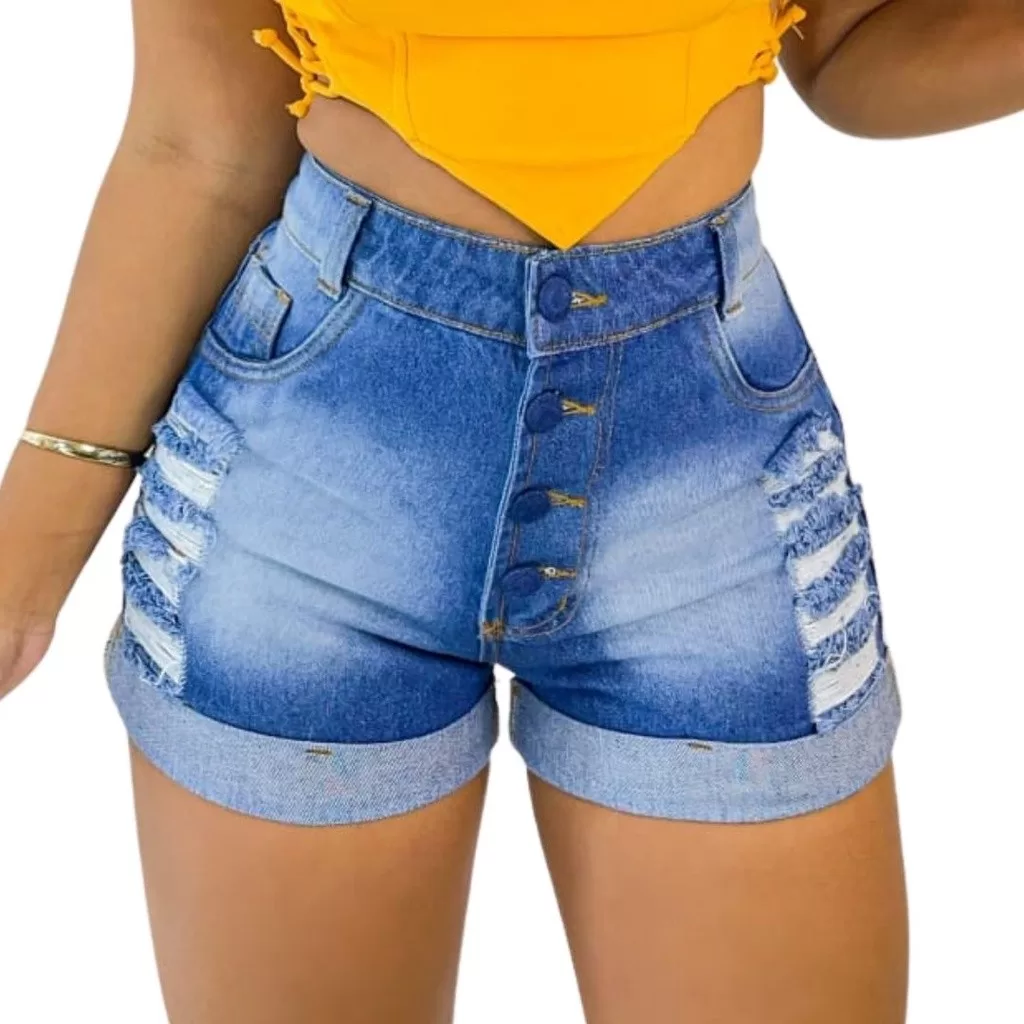 Short Jeans Feminino 4 Botões Cobertos Detalhes Detonados Barra Dobrada Liberdade ao Movimento