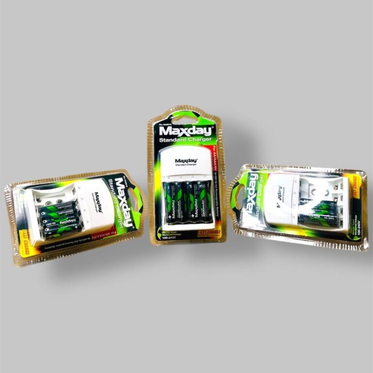Kit Carregador Maxday Compátivel com 4 Pilhas AA 