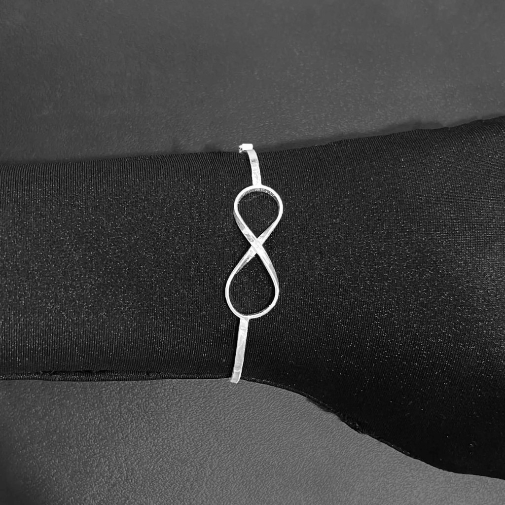Bracelete Com Infinito Vazado 2,3mm 19cm Fecho Gaveta Feminino de Prata Maciça 925
