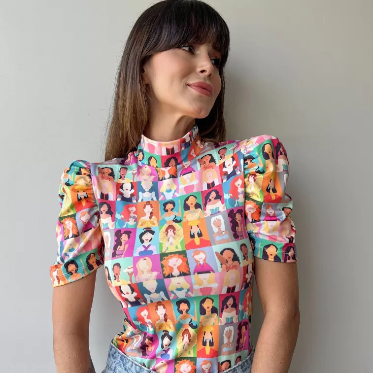 Blusa Princesas Básica Feminina Gola Alta Manga P