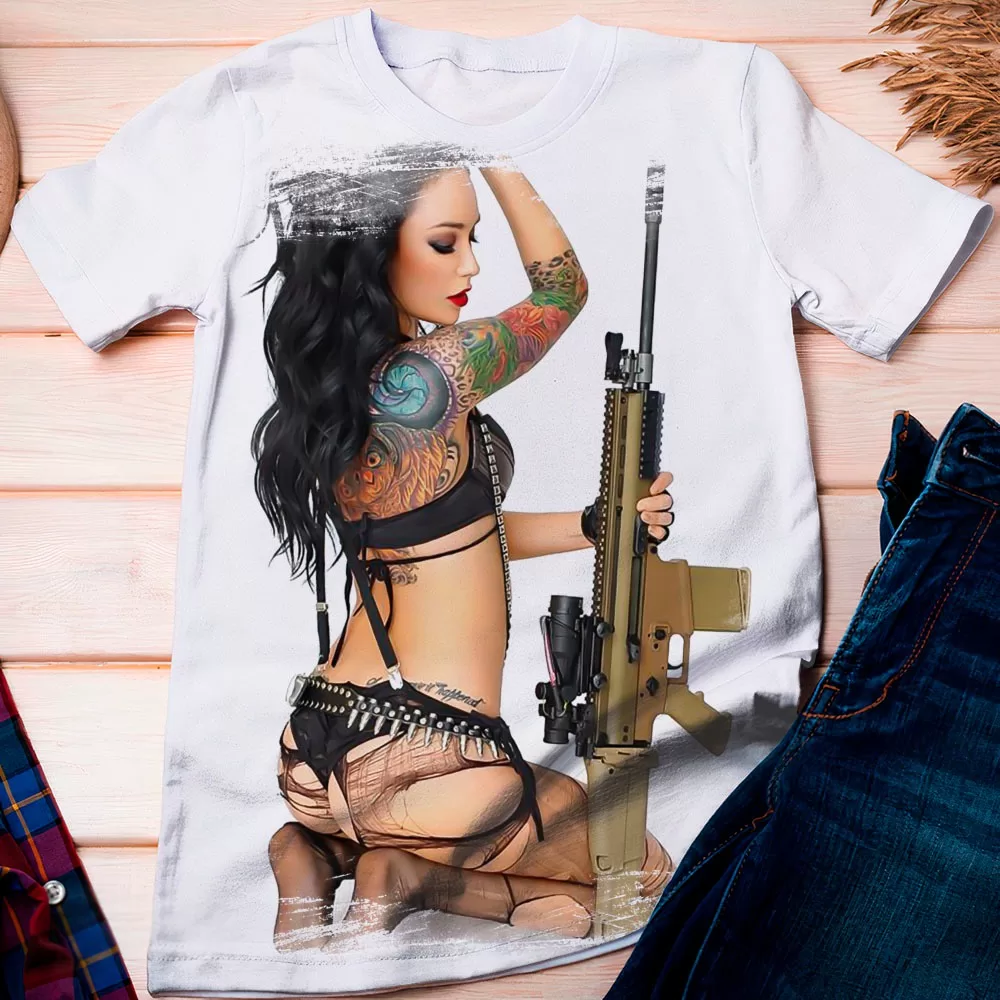 Camiseta Mulher Nua Com Armas 3 (2) – Dicelli