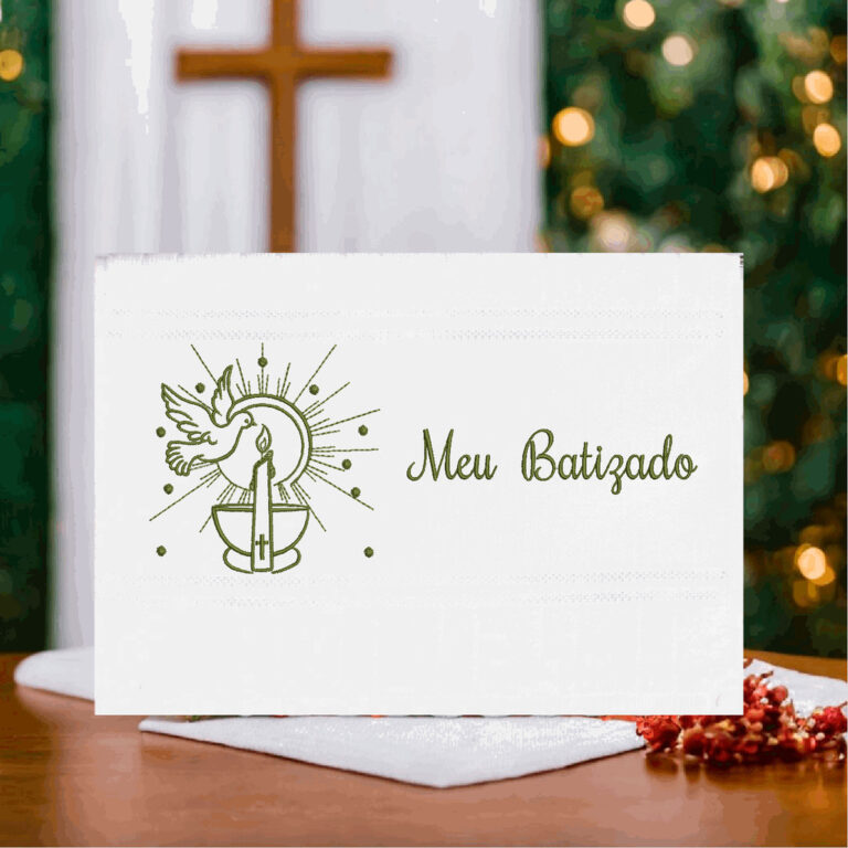 Toalha Bordada Personalizada Batismo Pomba