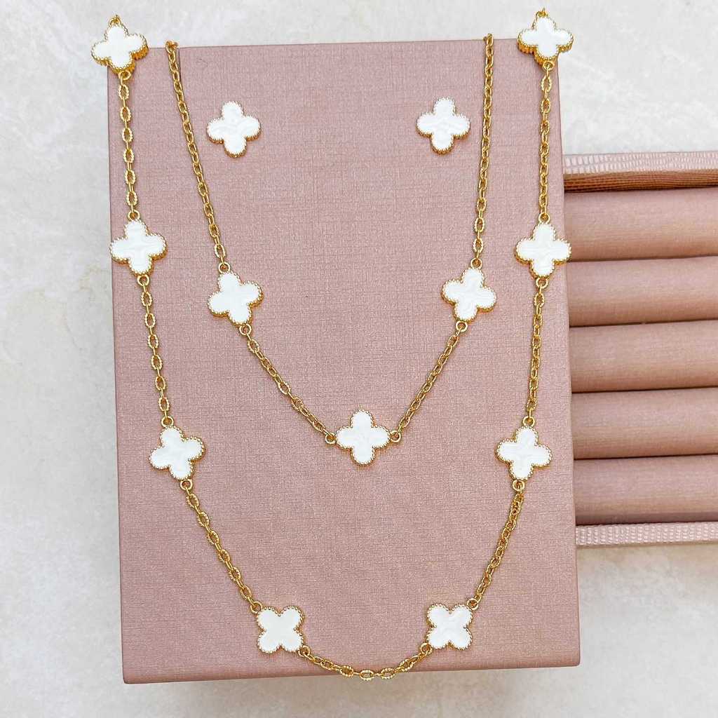 [ SEMI JOIA ] Kit 2 Colares + 1 Brinco Trevo Branco Delicado Feminino Banhado a Ouro 18k Alto Padrão
