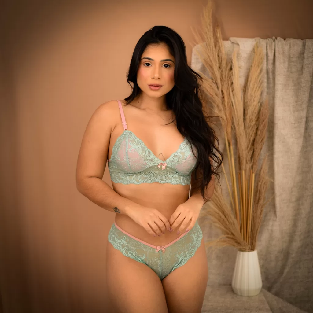 Kit 5 Conjunto de Lingerie Calcinha e Sutiã Sensual Bicolor