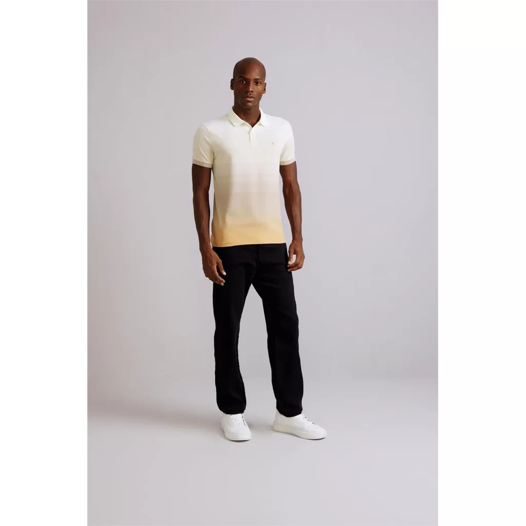Polo Malha Slim Fit – Marrom Caramelo / Creme