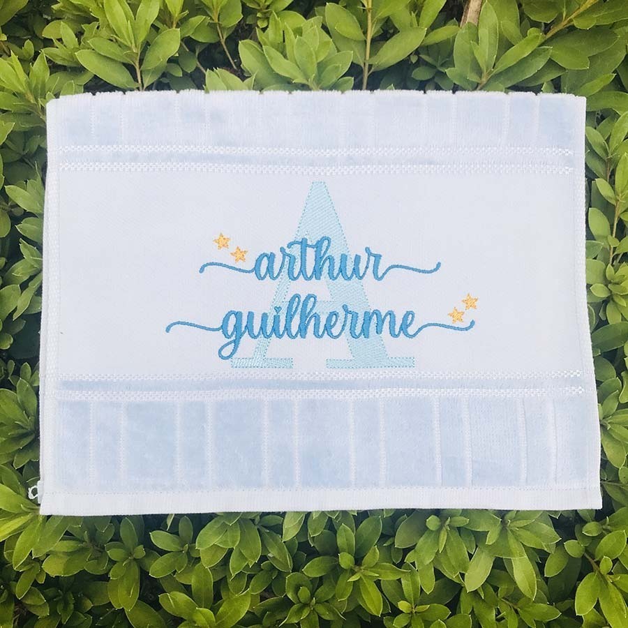 Toalhinha de Boca Bordada Dohler Lettering Com Nome