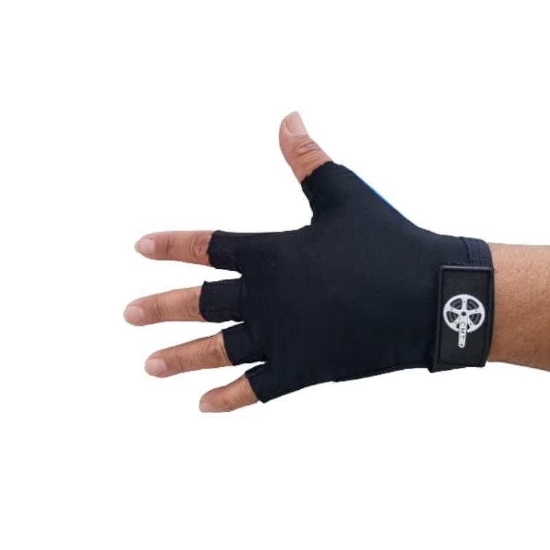 PAR DE LUVAS MEIA DEDO COM ETIQUETA EMBORRACHA