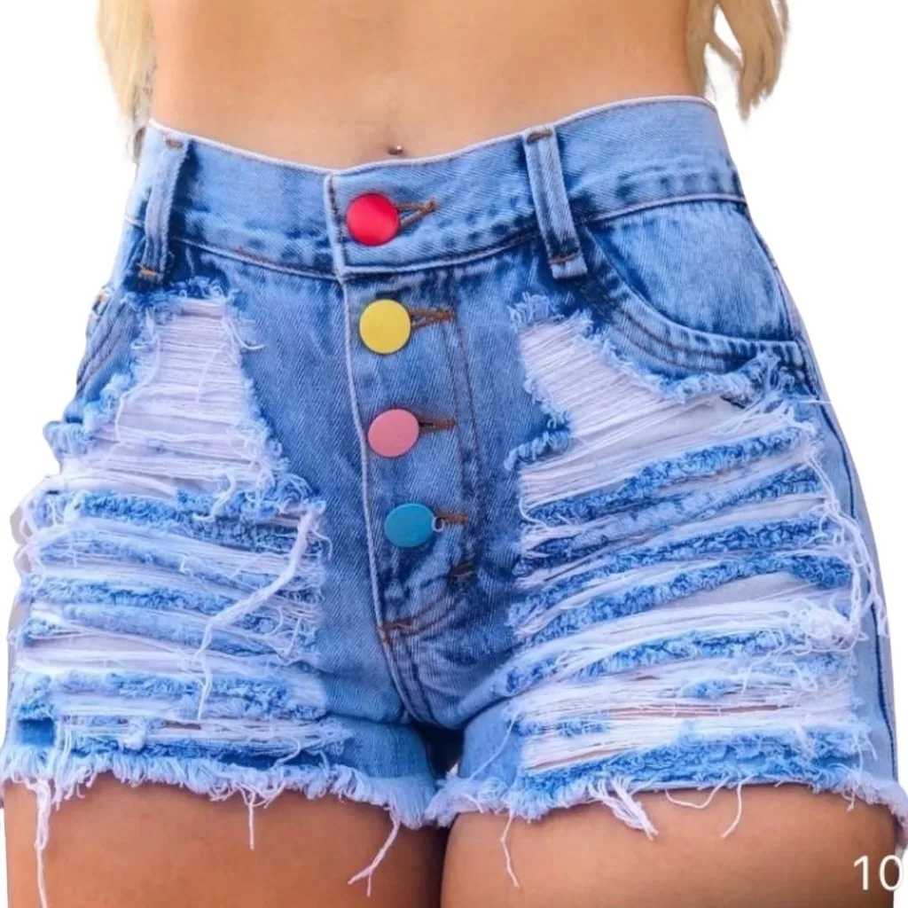 Short Jeans Feminino Botões Coloridos Detalhes Detonados Cintura Alta Valoriza Silhueta Confortável