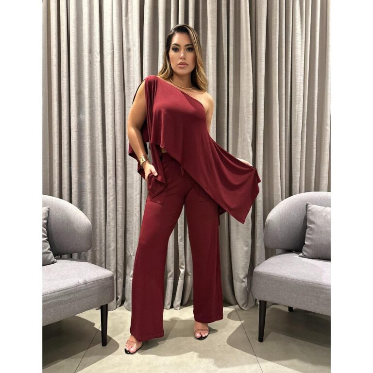 Conjunto Feminino Blusa Capa com Top e Calça Muni