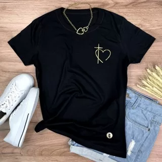 Camiseta Feminina Cruz Coração Preta Minimalista