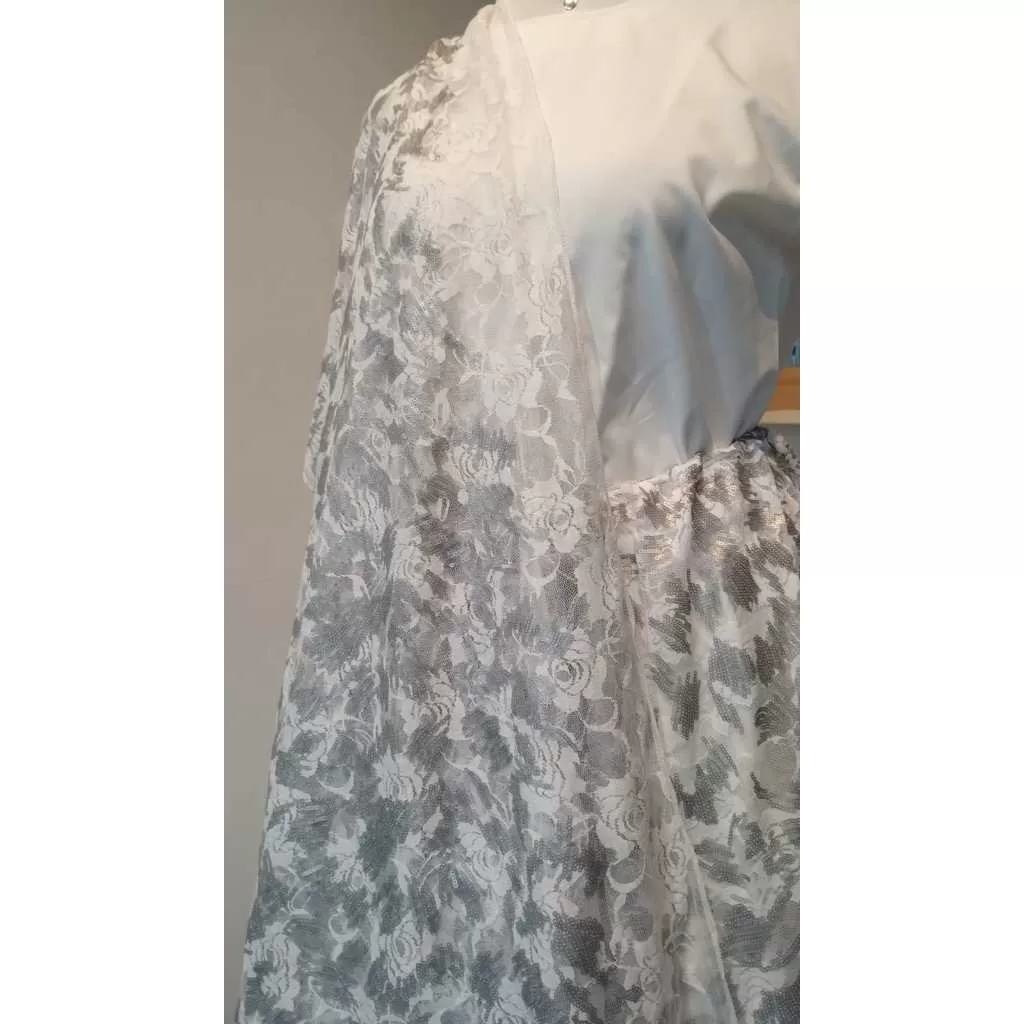 Conjunto Saia + Pano da costa rendados em branco GJ138