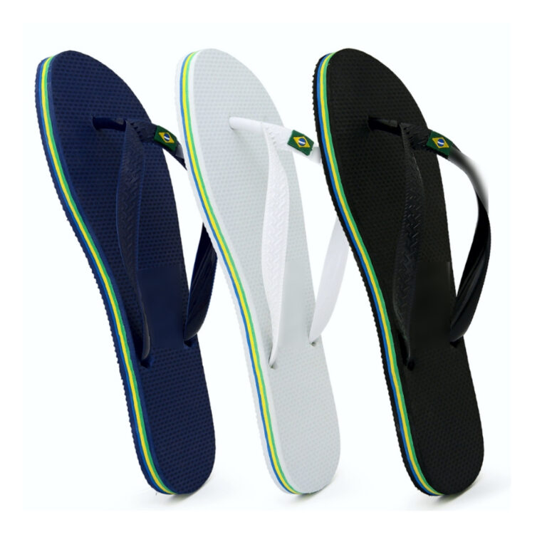 KIT 2 PARES DE CHINELOS COM BANDEIRINHA DO BRASIL,