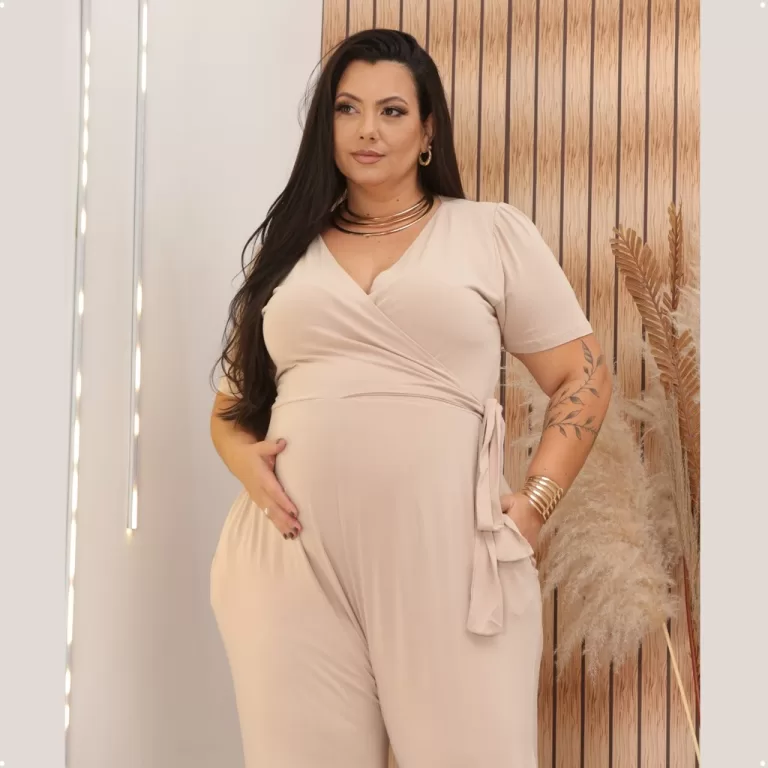 Macacão Monique Comprido Plus Size