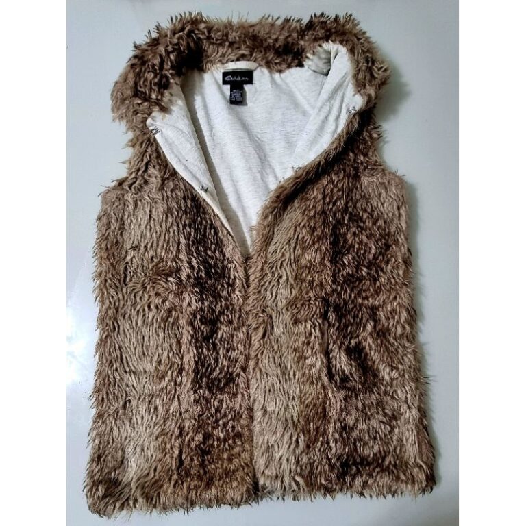 Colete Feminino Peludo com Bolsos