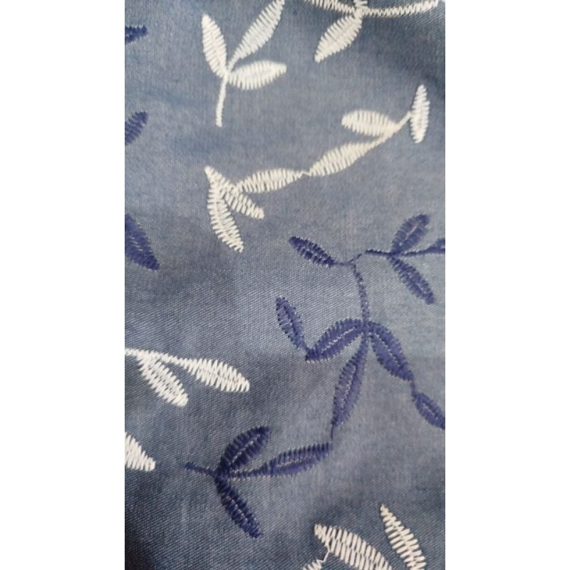 tecido jeans Denis leve bordado 1 metro x 1,50 de largura