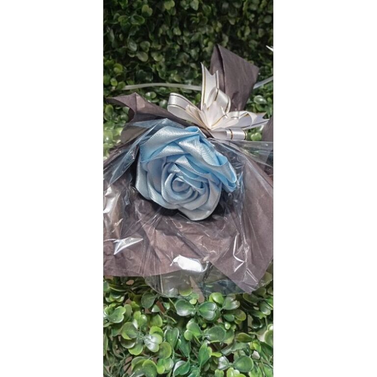 rosa de cetim