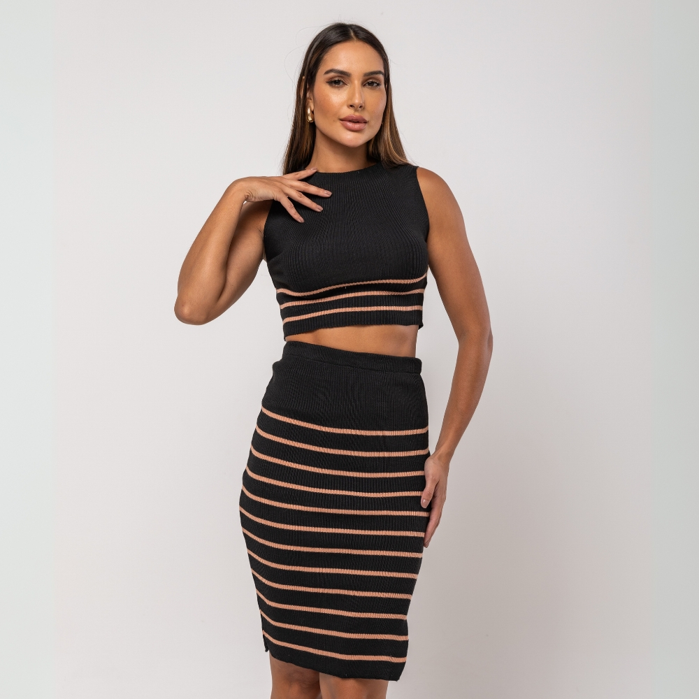 Conjunto Cropped e Saia Listrado Tendência da Estação