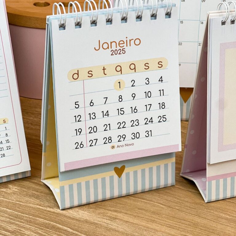 CALENDÁRIO DE MESA A6 VERTICAL – 2025+2026