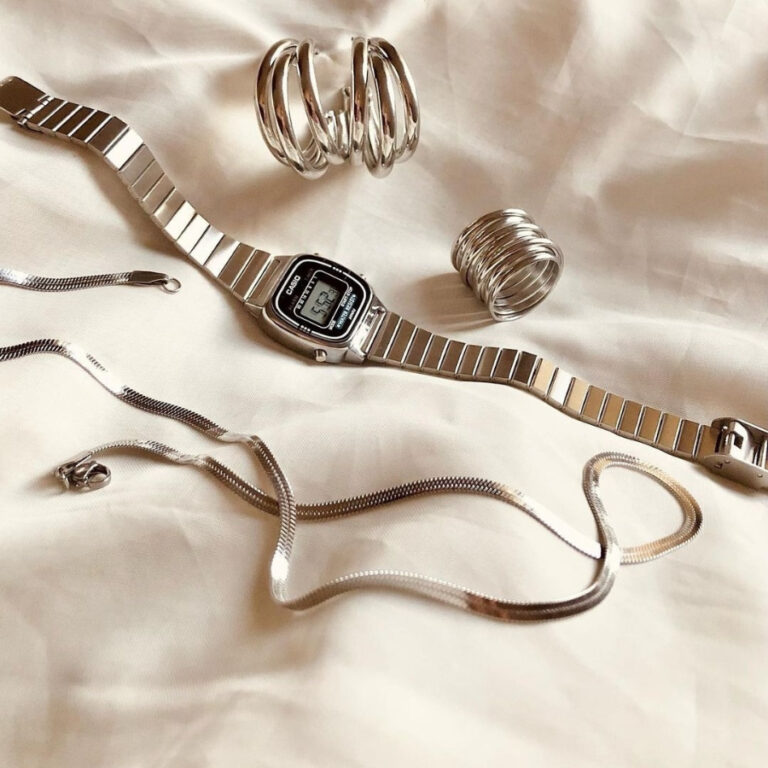 Conjunto Relógio Feminino Prata com Brincos Colar