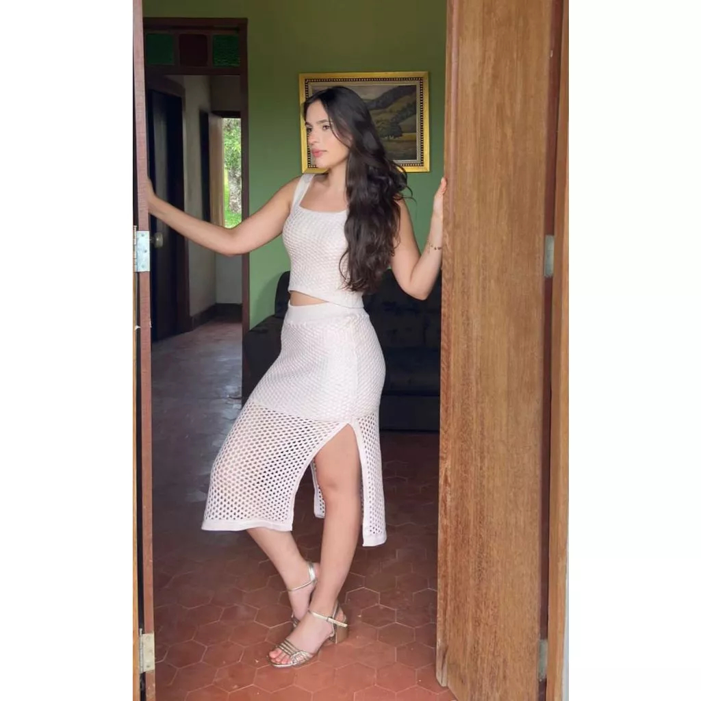 Conjunto Feminino de Tricot Modal Cropped+Saia Midi Ponto Crochê com Fenda Lançamento Moda Verão