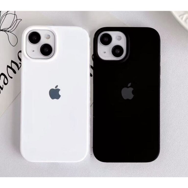 Capinha Silicone Aveludada iPhone Preto Branco 7 8