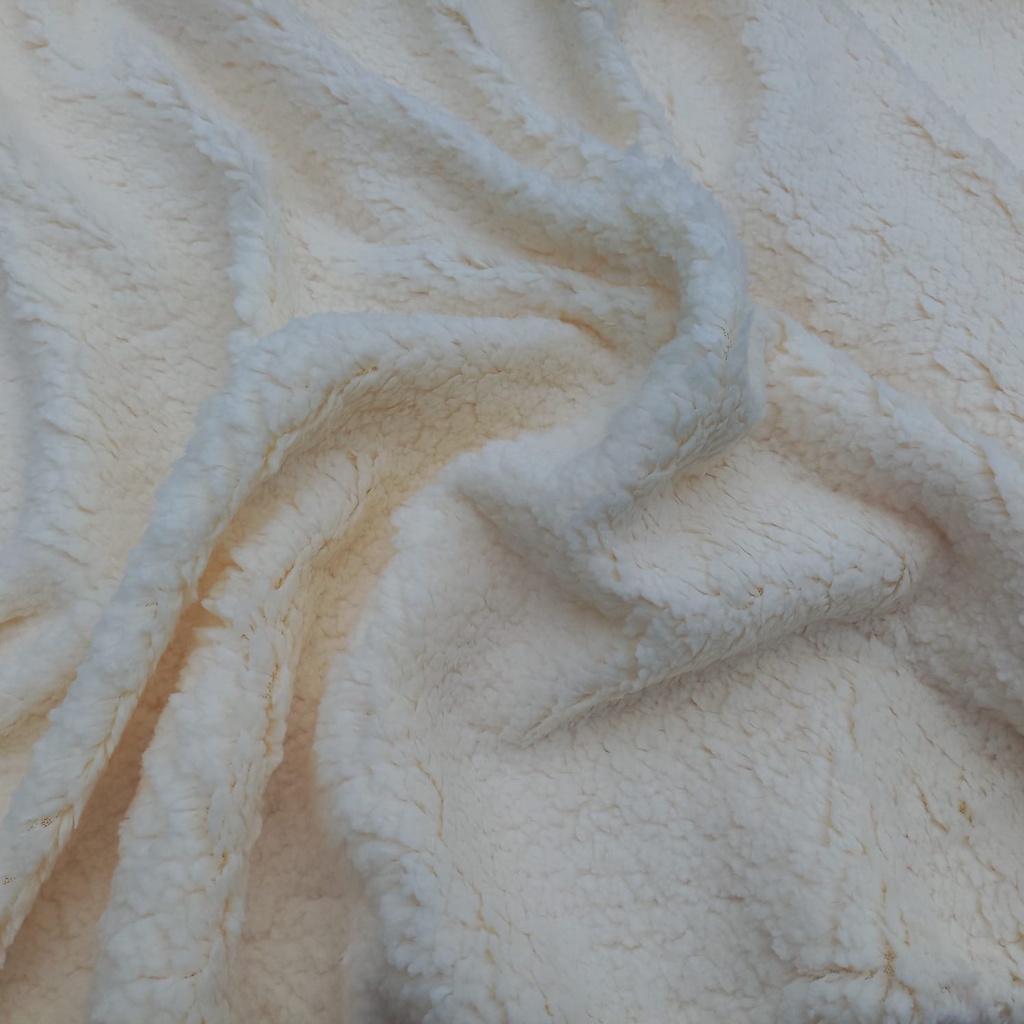 Tecido Sherpa (Carneirinho) Pelo Alto – Creme – 1,60 de Largura