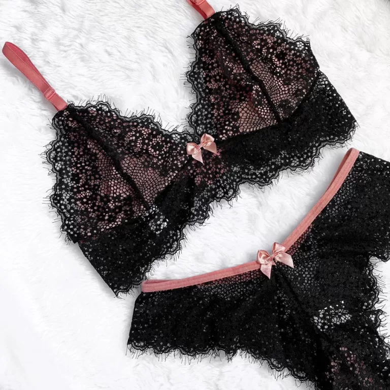 Conjunto Lingerie De Renda Sem Bojo Calcinha Tanga