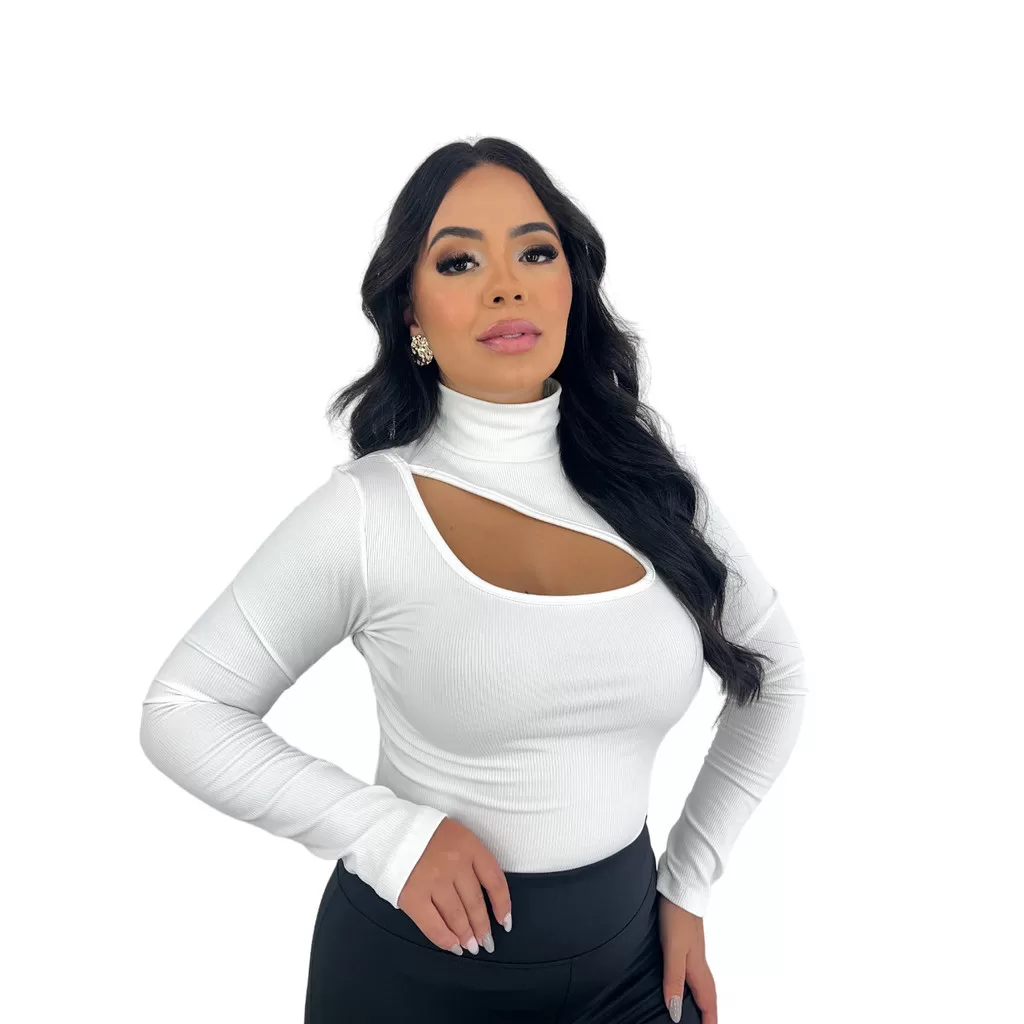 Blusa Feminina Gola Alta Manga Longa Com Decote