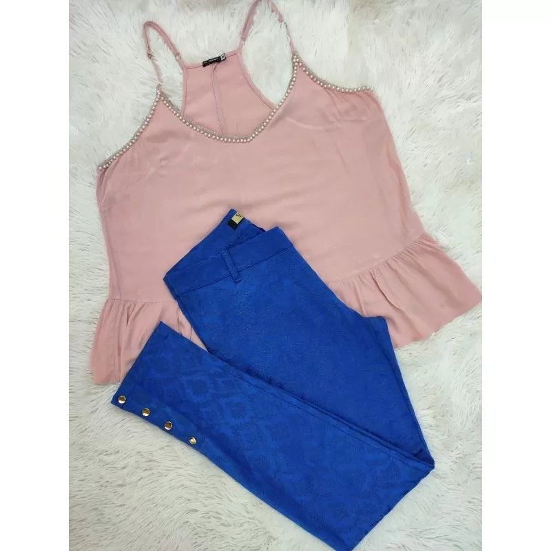 Conjunto feminino adulto Tamanho 40 e Blusinha M Desapego