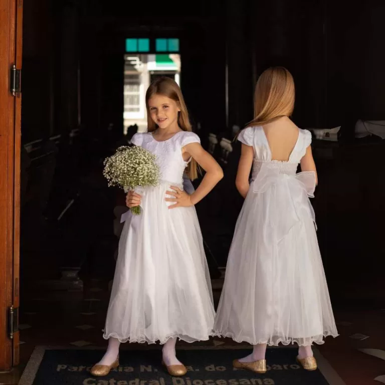 Vestido Branco Juvenil Feminino Longo com Saia Tul