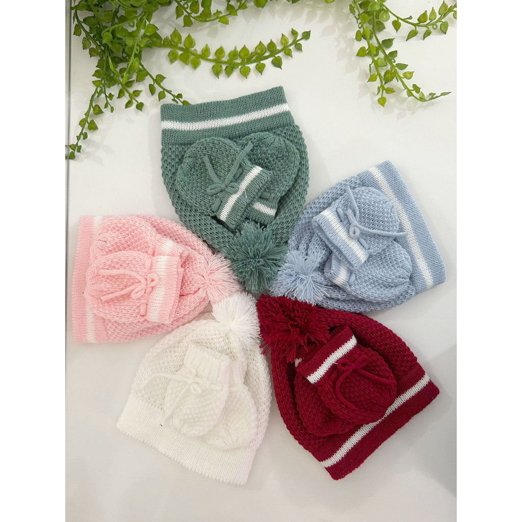 Touca e Luva em tricô para bebê 0 a 3 meses com listra