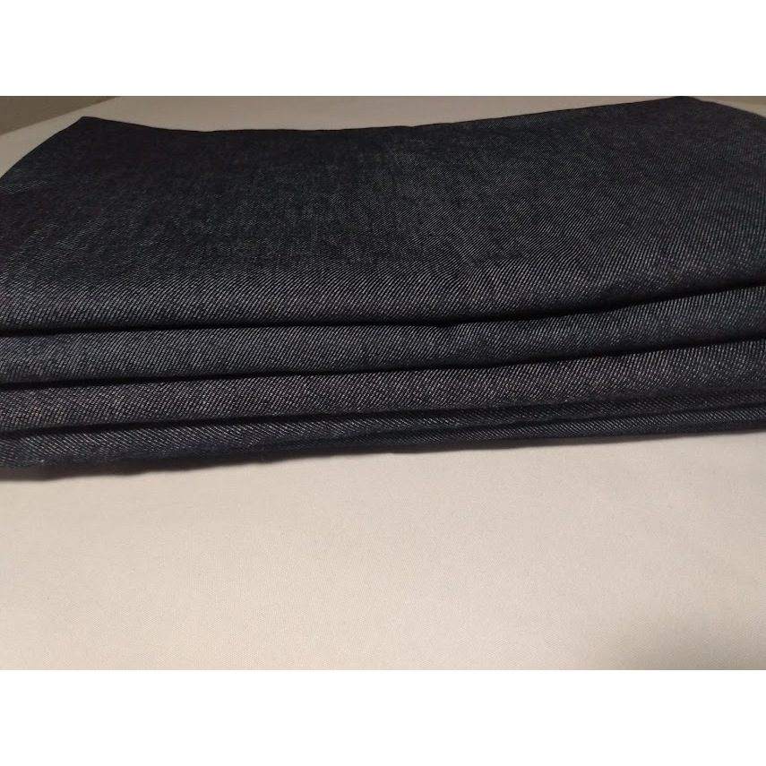 1 kg de retalhos de jeans azul escuro sem elastano grosso primeira qualidade rende 1,75m por kg)