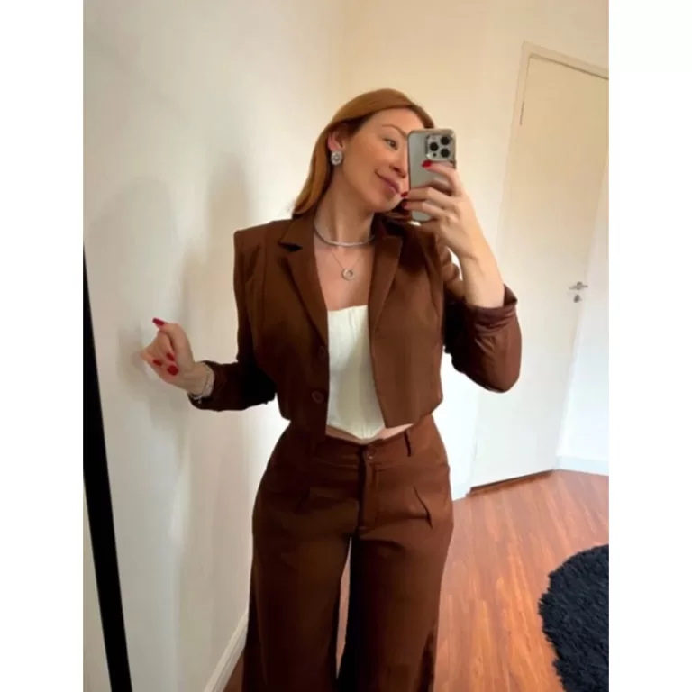 Blazer casaquinho alfaiataria curto elegante traba