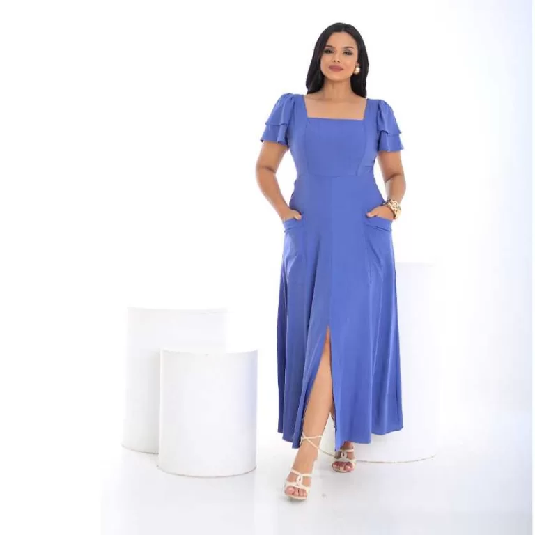 Vestido Femenino Longo Elegante com Fenda na frent
