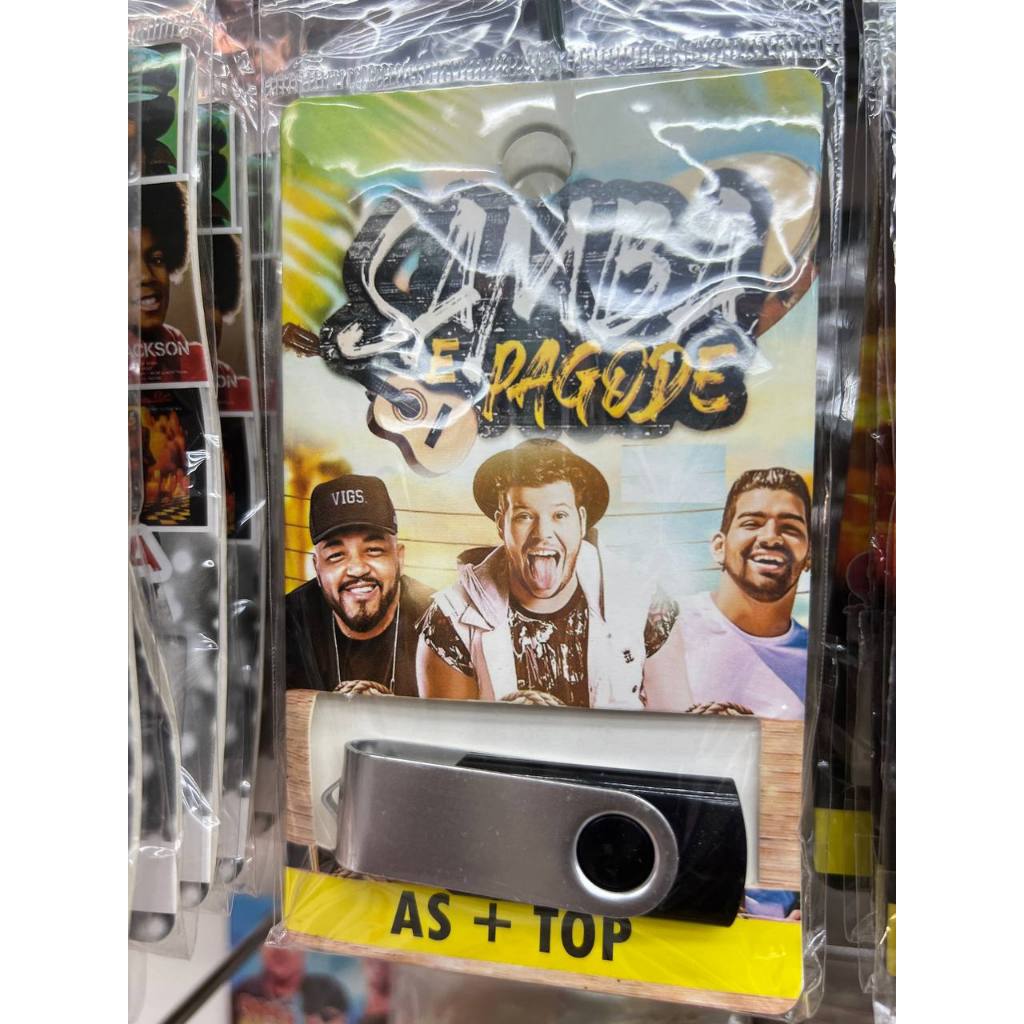 Pendrive Punk Rock Clássicos e Atuais Pen Drive USB 2.0 Metálico com Chaveiro Resistente à Água e C