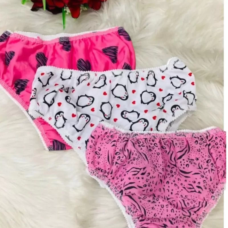 KIT C3 Calcinhas Infantil Rebatida Malha Estampada Com Conforto Para Sua Pequena .