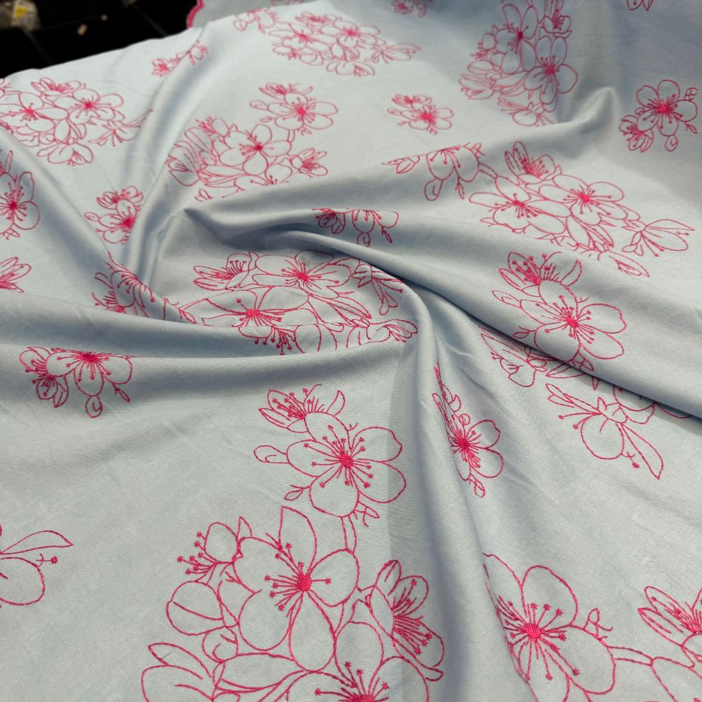 Tecido Denim Jeans Bordado Orquídeas Rosa 1,30m Para Vestidos Femininos , Saias e Conjuntos