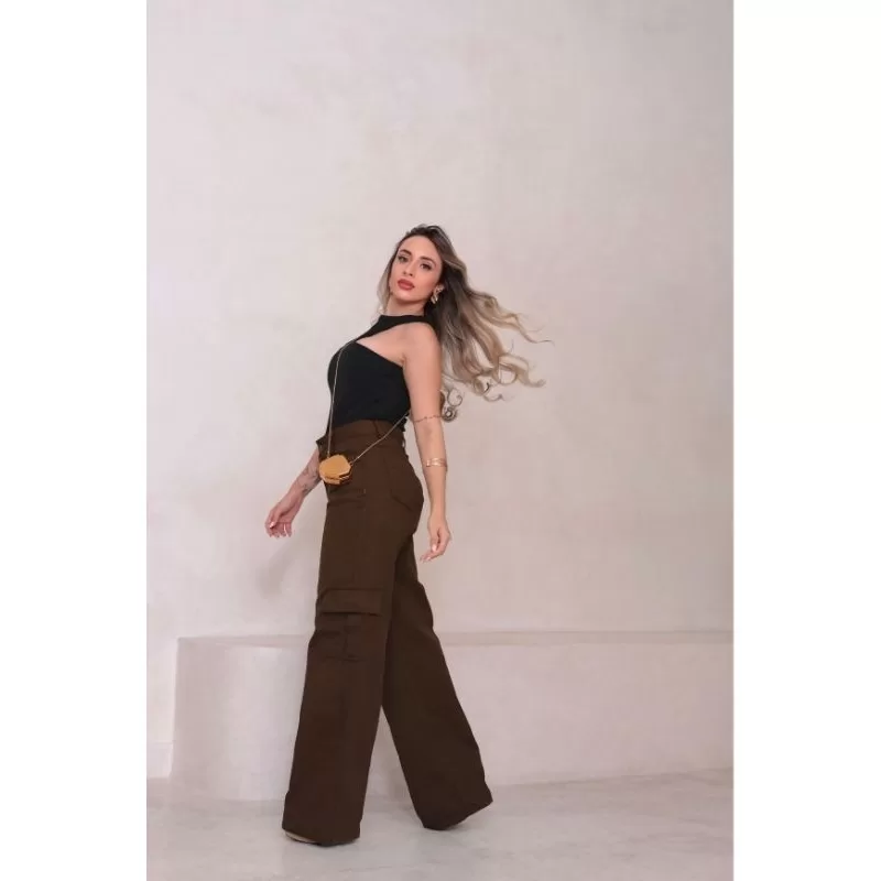 Calça Jeans Cargo Feminina Wide Leg Cintura Alta com Bolsos Pantalona Marrom Moda Blogueira